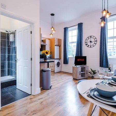 Bright 1-Bed Apartment In Chester By 53 Degrees Property, Ideal For Professionals & Couples, Great Location - Sleeps 4 Exteriör bild