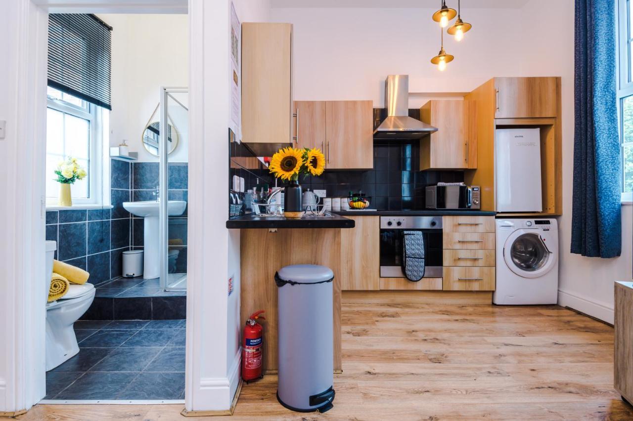 Bright 1-Bed Apartment In Chester By 53 Degrees Property, Ideal For Professionals & Couples, Great Location - Sleeps 4 Exteriör bild