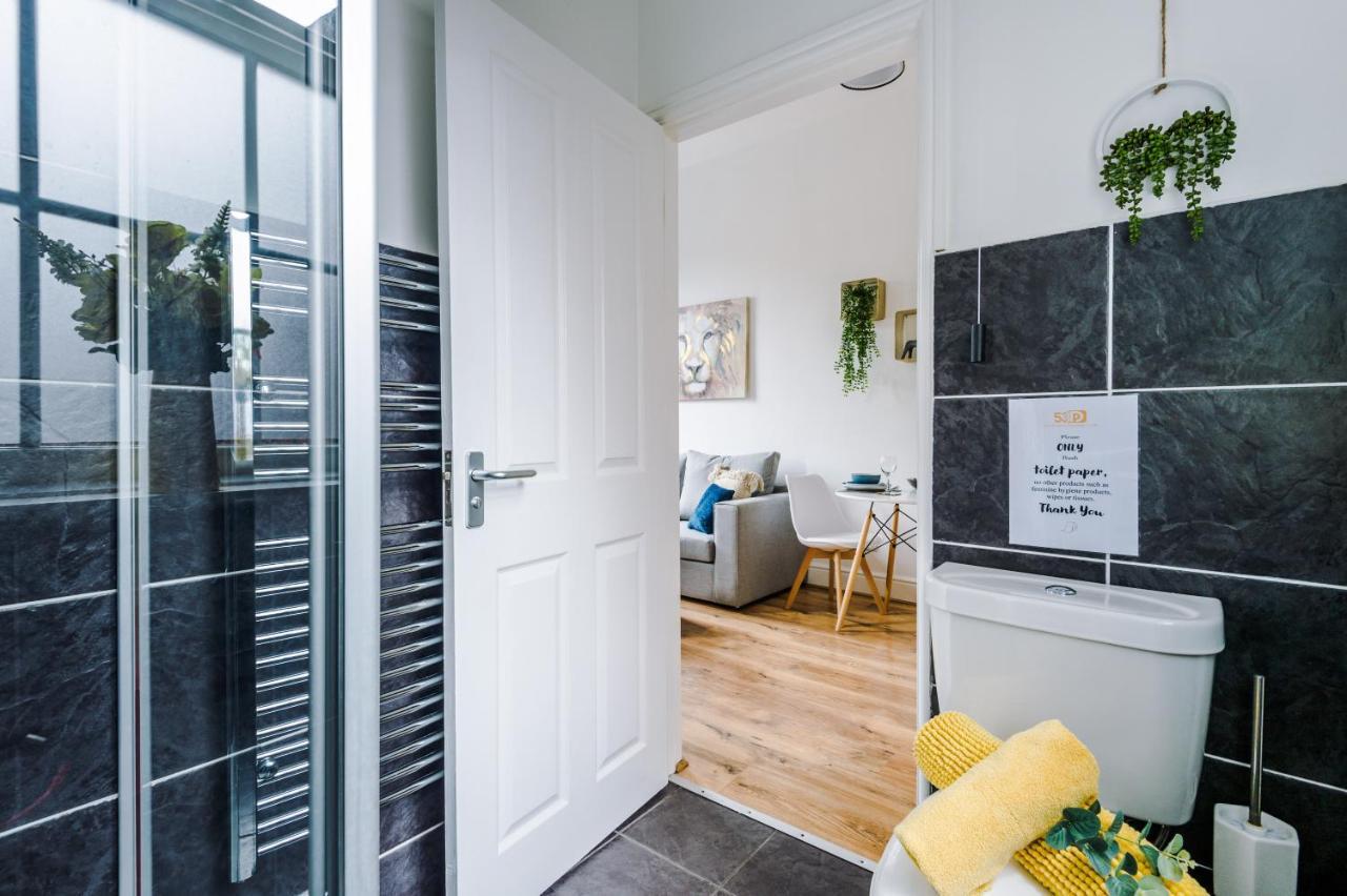 Bright 1-Bed Apartment In Chester By 53 Degrees Property, Ideal For Professionals & Couples, Great Location - Sleeps 4 Exteriör bild