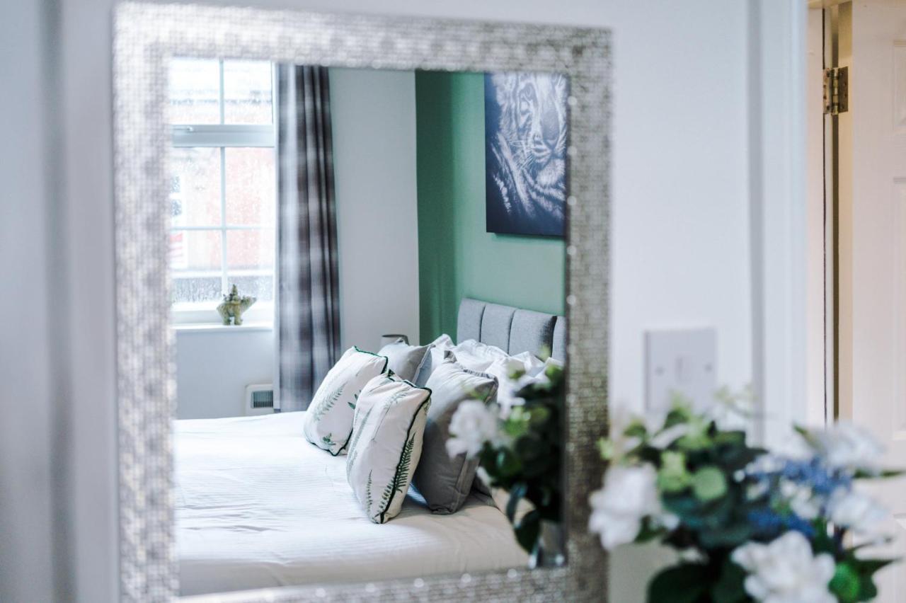Bright 1-Bed Apartment In Chester By 53 Degrees Property, Ideal For Professionals & Couples, Great Location - Sleeps 4 Exteriör bild